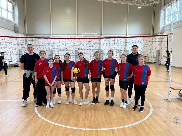 A III. korcsoportos lány röplabdacsapatunk Sopronban vett részt a Diákolimpia vármegyei döntőjének első fordulóján