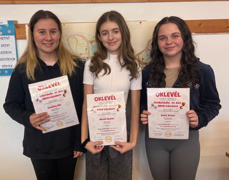 A "Deutsch ist ein plus" német tehetségműhely három tanulója: Bella Vivien, Dániel Hanna és Szakály Alíz eredményesen szerepelt a „Großstädte in den DACH-Ländern” című országos német projektversenyen, ahol a kiváló 11. helyezést érték el