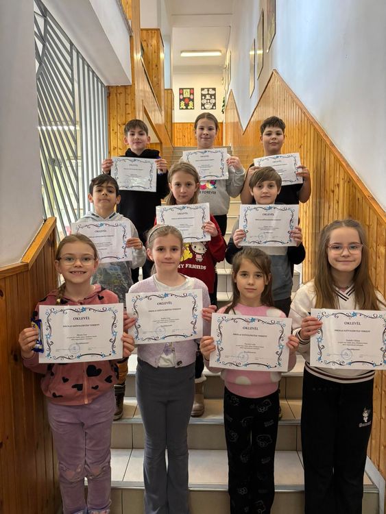 Iskolánk alsó tagozata kétfordulós szövegértési versenyt rendezett 3. és 4. évfolyamos diákoknak